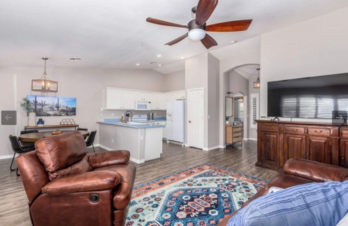 Springfield Lakes House | Luxury 2 bedroom Solera house-WINTER available!