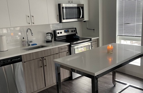 Dorchester Apartment | LUXURY 2 BEDROOM STARWARS APARTMENT