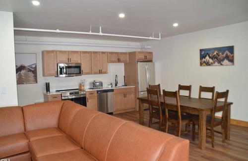 Wilmington Apartment | Luxury 2 Bedroom Townhome 103