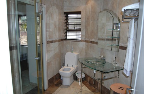 Gonubie Apartment | Luxury 2 bedroom unit in a 4star graded guesthouse