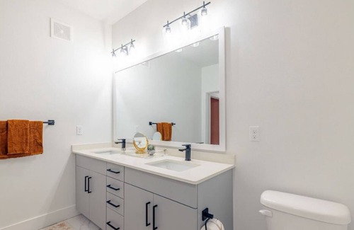Braden River Apartment | Luxury 2 Bedroom Unit, Minutes from Restaurants and the Beach