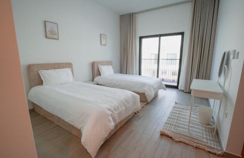 Al-Fujairah Villa | Luxury 2 bedroom villa pool beach gym access