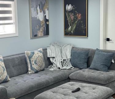 London Apartment | Luxury 2 bedrooms 1 bathroom basement apartment
