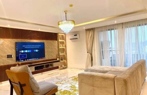 Lekki Phase 1 Apartment | Luxury 2 Bedrooms Apartment With Plastation 5