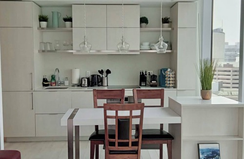 Downtown Toronto Apartment | Luxury 2 Bedrooms condo @EatonCenter