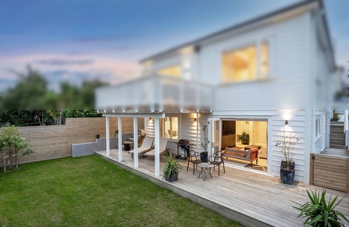 Grey Lynn Apartment | Luxury 2 Bedrooms Grey Lynn - SPECIAL DEAL for 4 week bookings September '25