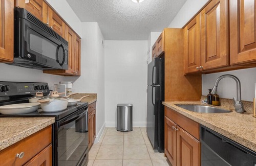 SoHo Apartment | Luxury - 2 blocks from Bayshore | GYM | POOL | #1