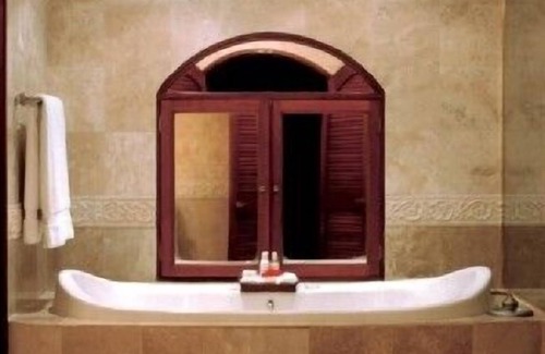 Diamond Valley Condo | Luxury 2 BR at The Crane. Ocean View, Private Plunge Pool, Avail New Year's Eve