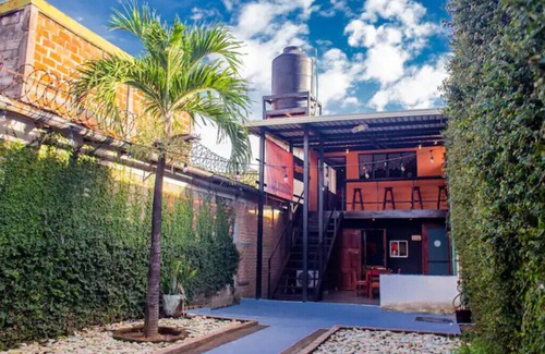 Leon House | Luxury 2-floor 2-bedroom house!