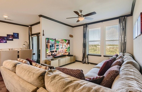 Steiner Ranch Apartment | Luxury 2 King Beds Condo, with Lakeview