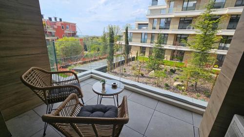 Saints Constantine and Helena Apartment | Luxury 2 Room Flat Free Parking, Pool and WiFi