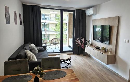 Saints Constantine and Helena Apartment | Luxury 2 Room Flat Free Parking, Pool and WiFi