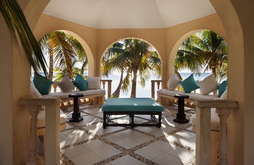 San Pedro Villa | Luxury 250' long Beachfront-Pool,Horse Fountain, Snorkeling, Volleyball & Chef!
