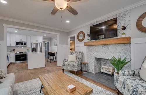 Augusta House | Luxury 2bd/1ba Cottage in Augusta