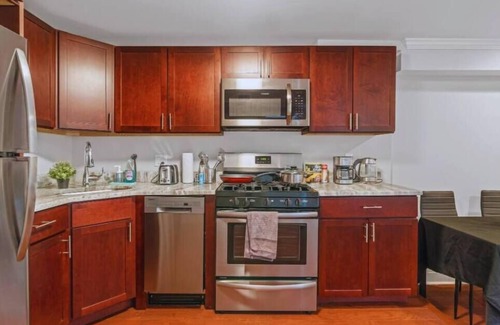 Southwark Apartment | Luxury 2BD | 2 Beds | Queens Village