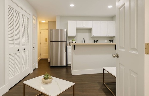 Southwark Apartment | Luxury 2BD | 3 Beds | Queens Village