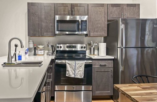 Northern Liberties Apartment | Luxury 2BD | 4 Beds | Northern Liberties