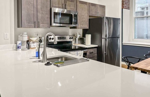 Northern Liberties Apartment | Luxury 2BD | 4 Beds | Northern Liberties