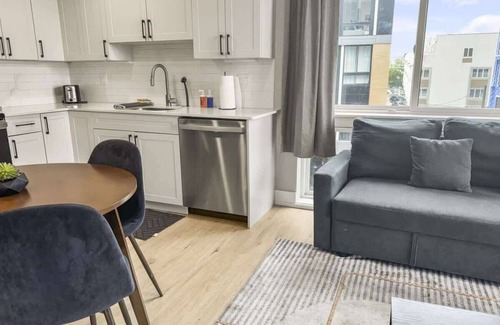 Northern Liberties Apartment | Luxury 2BD | 4 Beds | Northern Liberties