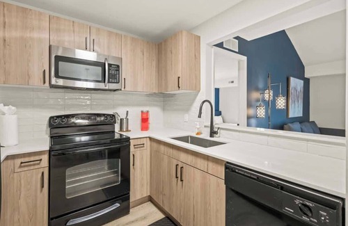 Bryant Pattengill West Apartment | Luxury 2BD | DT Ann Arbor | 3 Beds | Free Parking