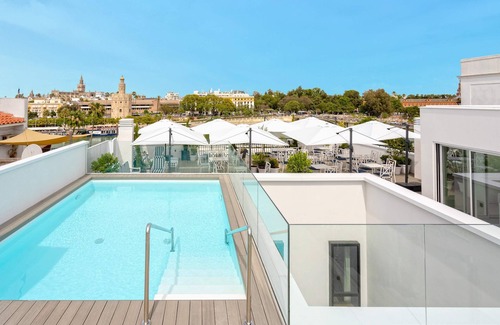 Triana Apartment | Luxury 2bd view Torre del Oro. Betis XII