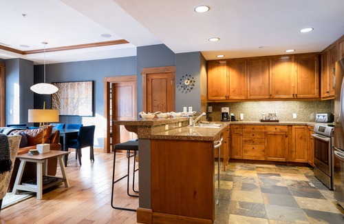 Truckee Condo | Luxury 2BD Village at Northstar Residence - Iron Horse South 204