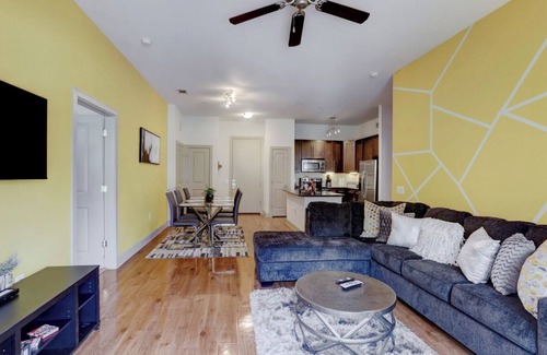 Braeswood Place Apartment | Luxury 2BD w/pool. 5 min walk to NRG Stadium. 10 min Dr to Downtown Houston!