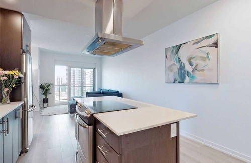 Humber Bay Condo | Luxury 2BDR Private Condo in Lakeshore Toronto