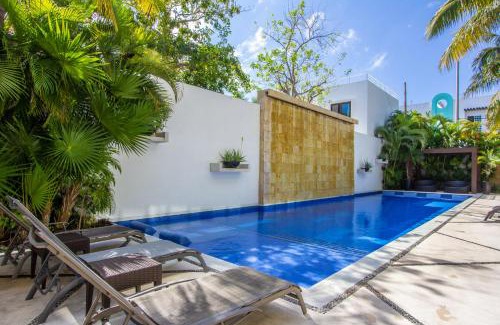 12th Street Apartment | Luxury 2be/2.5ba apartment on 12 Street (100mbps wifi+pool+gym)