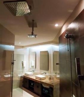 12th Street Apartment | Luxury 2be/2.5ba apartment on 12 Street (100mbps wifi+pool+gym)