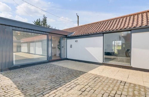 Hethel House | Luxury 2bed annex w/parking & outside space