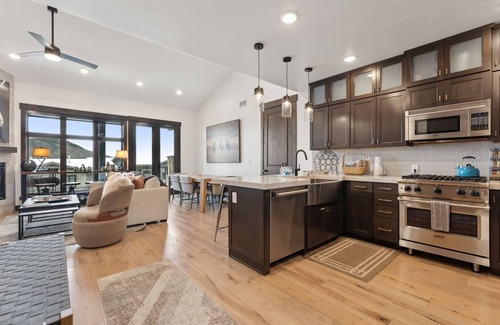 Park City Condo | Luxury 2bed Park City Condo at Canyons Village - ski, bike, golf