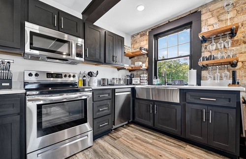 Blue Ridge Apartment | Luxury 2BR, 2BA suite in downtown Blue Ridge @ The Penthouses on Main Suite 104