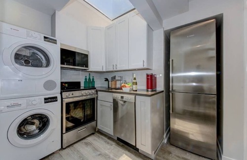 Dupont Circle Bed & Breakfast | Luxury 2BR apartment Suite 7 in Dupont/Kalorama