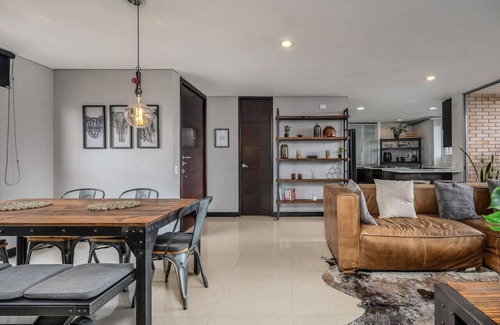 Lalinde Apartment | Luxury 2BR Apt near Provence