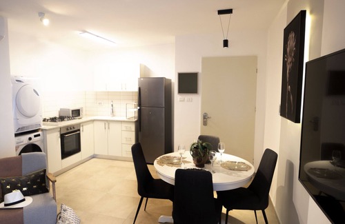 Tiberias Old City Apartment | Luxury 2BR & Balcony & Sea view