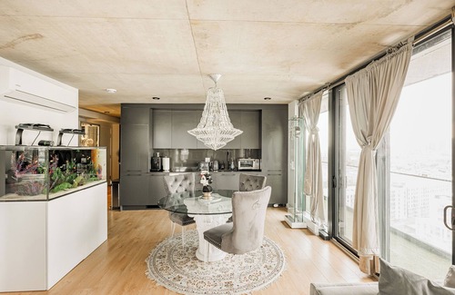 Griffintown Condo | Luxury 2BR Condo in Griffintown w/Pool and Terrace Views - LLadro House