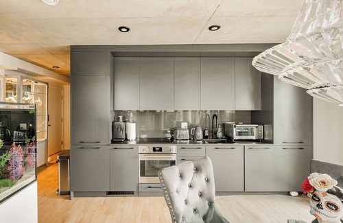 Griffintown Condo | Luxury 2BR Condo in Griffintown w/Pool and Terrace Views - LLadro House