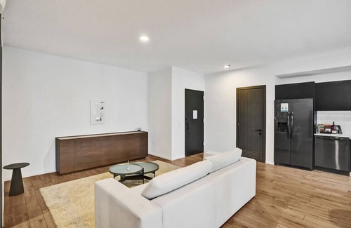 Downtown Miami Apartment | Luxury 2BR Condo w/Bay & Skyline Views