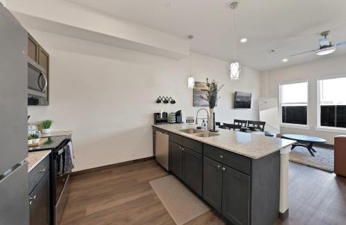 Central Arlington House | Luxury 2BR Getaway Near Stadiums and Texas Live