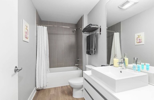 Downtown Apartment | Luxury 2BR Penthouse in Downtown GR