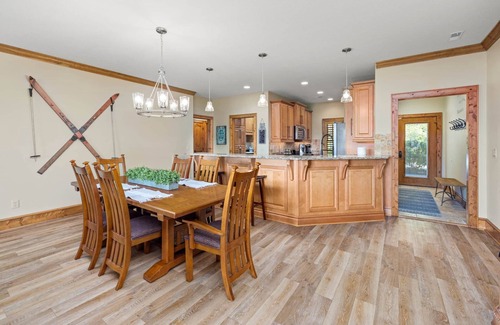 Banner Elk Condo | Luxury 2BR Retreat Stunning Mountain Views 1D