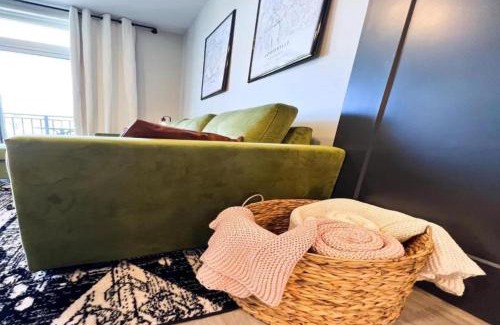 Louisville Apartment | Luxury 2BR Skyline Views Near Downtown Louisville