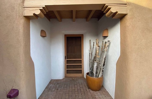 Quail Run House | Luxury 2BR Vacation Rental: Gated Community, Fireplace, Patio & More!