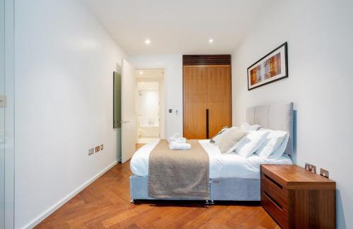 Nine Elms Apartment | Luxury 2BRs Maisonette near Battersea Power