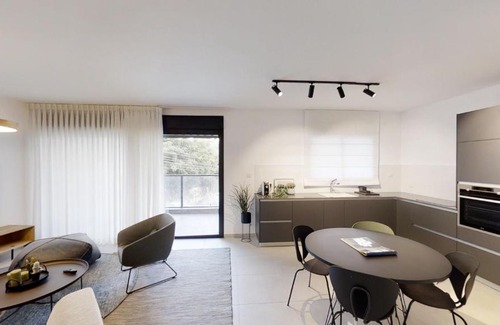 Haifa Apartment | Luxury 3&4 Bedroom new apartments - close to the Beach & Bahai Gardens
