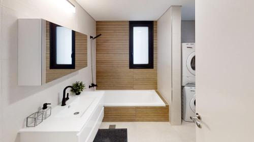 Haifa Apartment | Luxury 3&4 Bedroom new apartments - close to the Beach & Bahai Gardens