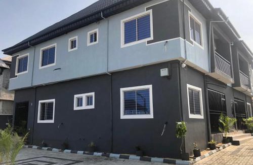 Epetu Apartment | Luxury 3 BDR Secure Estate in Ibeju Lekki opposite Golf Course