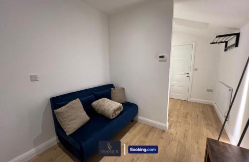 Littlemore Villa | Luxury 3 Bed, 2 Bathroom By Tranquil Ventures Short Lets & Serviced Accommodation Littlemore With Free Private Parking