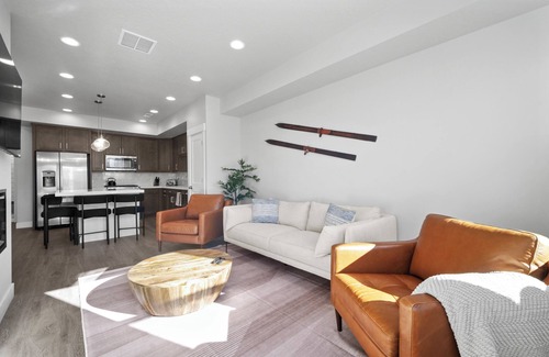 Park City House | Luxury 3 bed/3 bath townhome in Park City, Sauna, 10 min to world-class skiing